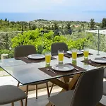 فيلة Goudis Thanasis