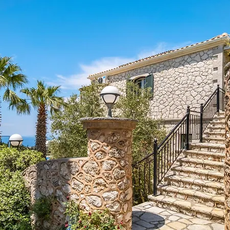 Goudis Thanasis Villa Tsoukaládhes